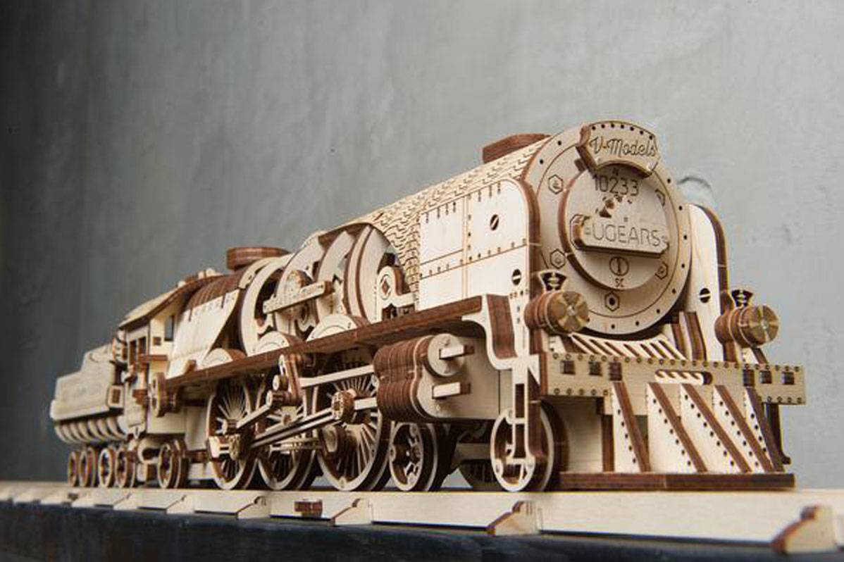 Ugears_Steam_Train